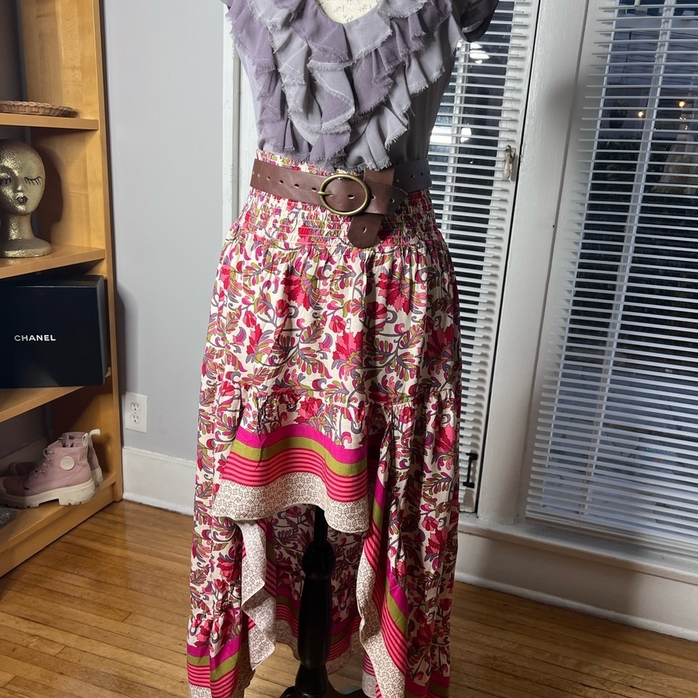 ruffled SZ M Arden B, elephant gray,, crop top blouse. - Picture 9 of 9